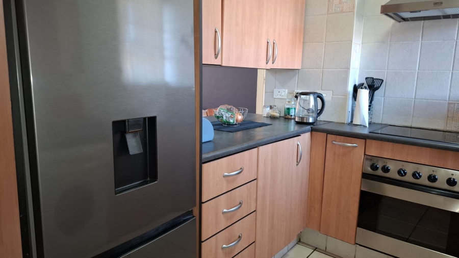 To Let 2 Bedroom Property for Rent in Verwoerdpark Gauteng