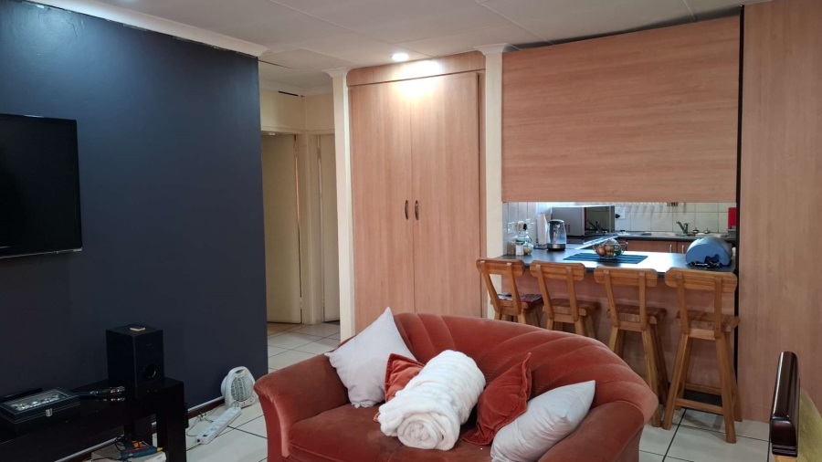 To Let 2 Bedroom Property for Rent in Verwoerdpark Gauteng