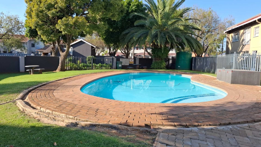 To Let 2 Bedroom Property for Rent in Verwoerdpark Gauteng