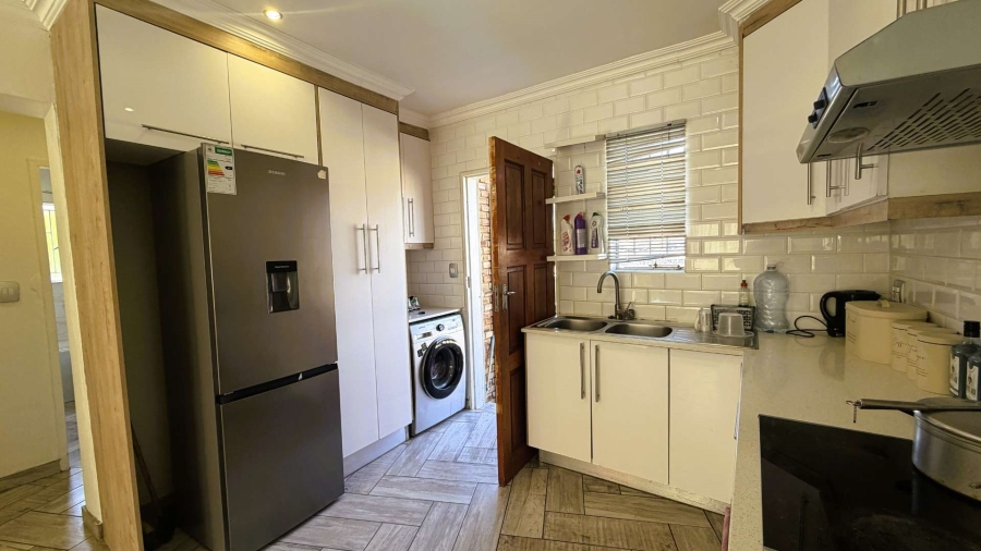 2 Bedroom Property for Sale in Kosmosdal Gauteng