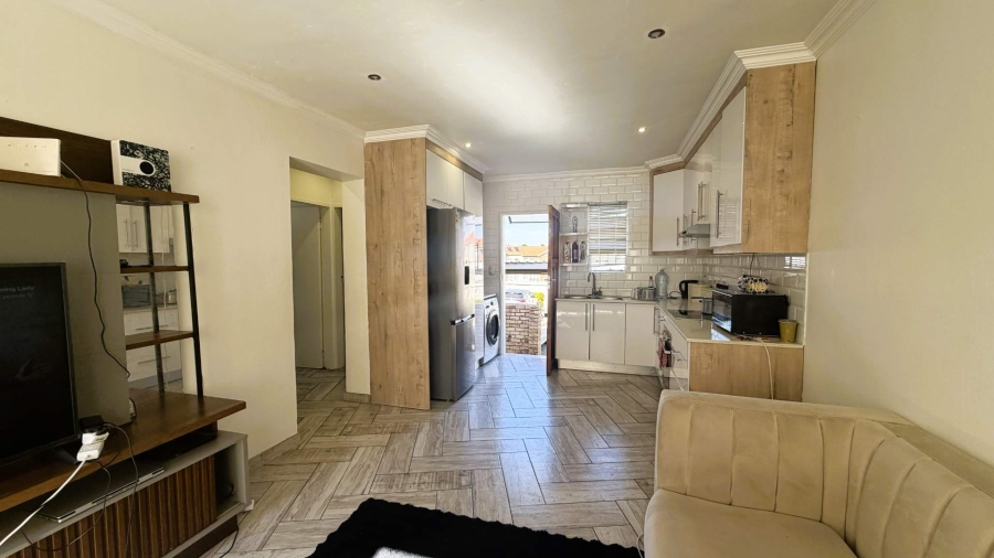 2 Bedroom Property for Sale in Kosmosdal Gauteng
