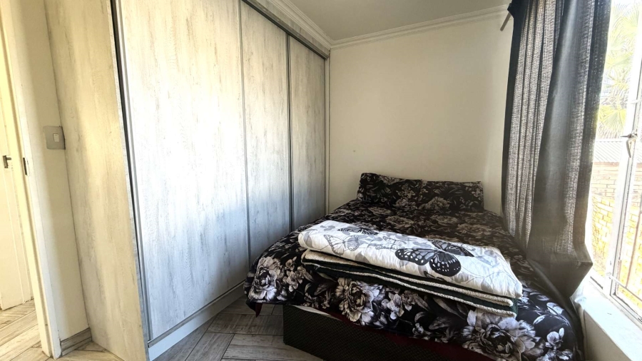 2 Bedroom Property for Sale in Kosmosdal Gauteng