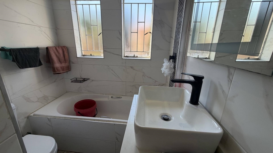 2 Bedroom Property for Sale in Kosmosdal Gauteng