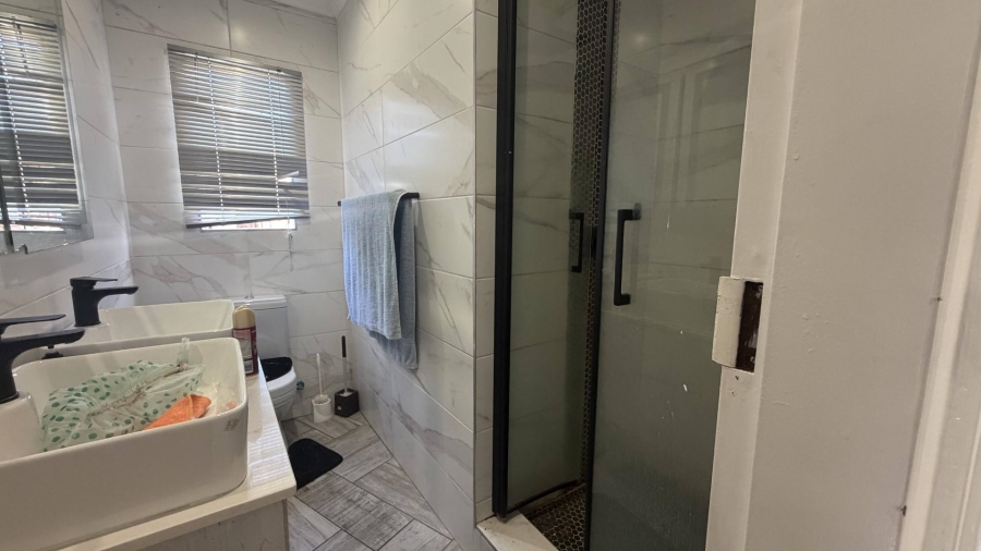 2 Bedroom Property for Sale in Kosmosdal Gauteng