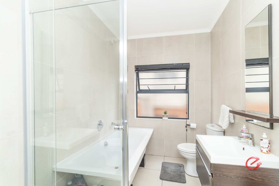 To Let 3 Bedroom Property for Rent in Fourways Gauteng