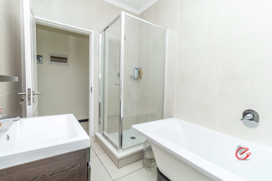 To Let 3 Bedroom Property for Rent in Fourways Gauteng