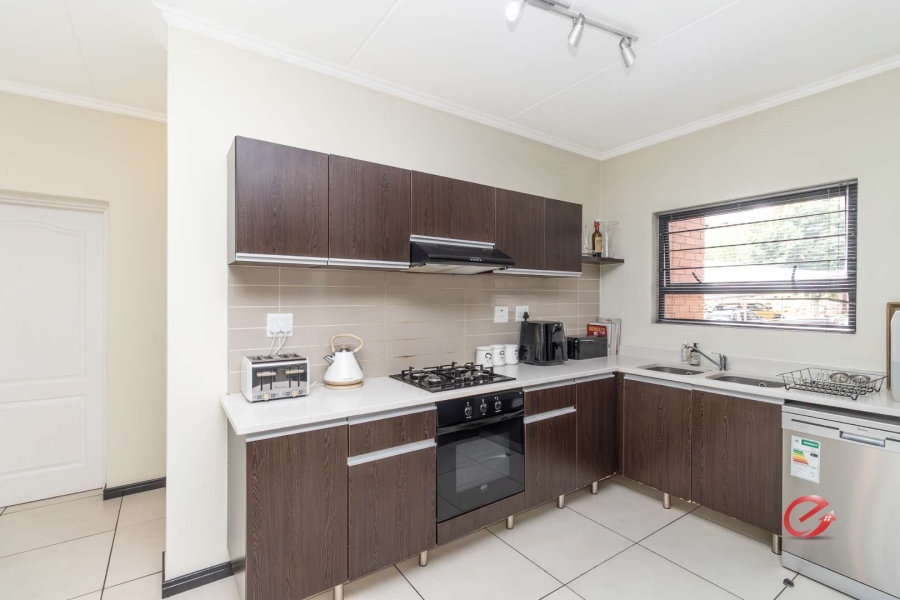 To Let 3 Bedroom Property for Rent in Fourways Gauteng