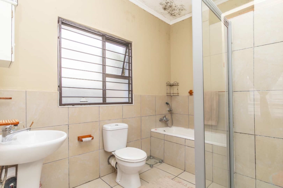 3 Bedroom Property for Sale in Noordwyk Gauteng