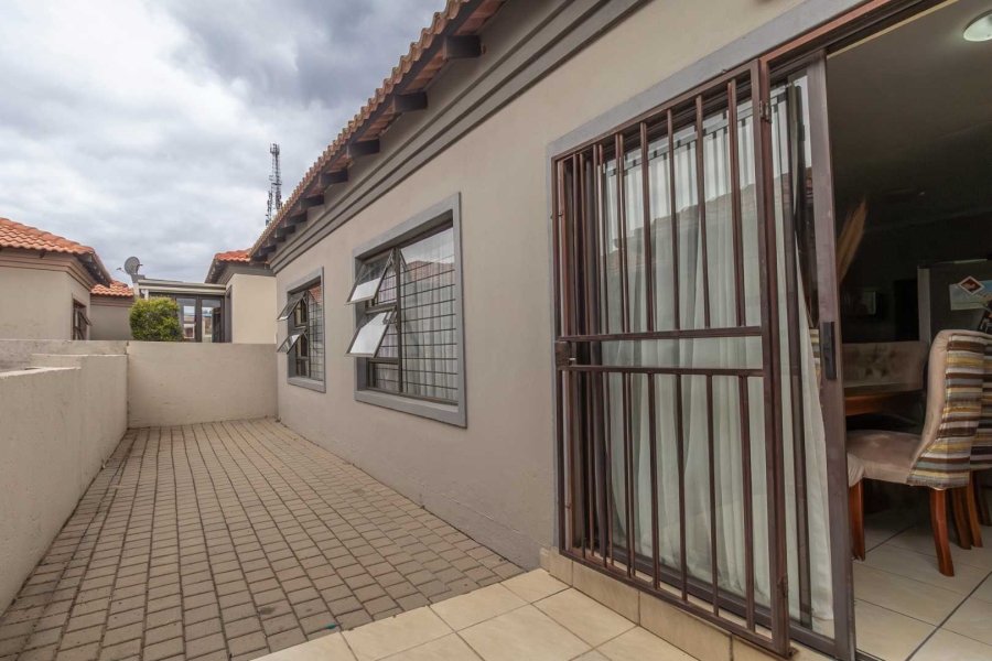 3 Bedroom Property for Sale in Noordwyk Gauteng