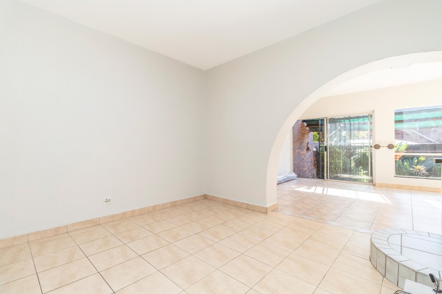 3 Bedroom Property for Sale in Fairland Gauteng
