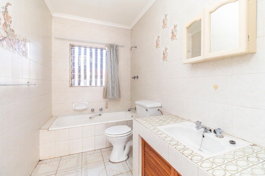 3 Bedroom Property for Sale in Fairland Gauteng