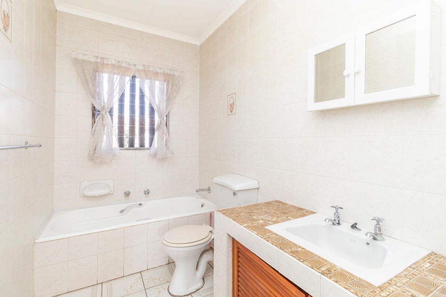 3 Bedroom Property for Sale in Fairland Gauteng