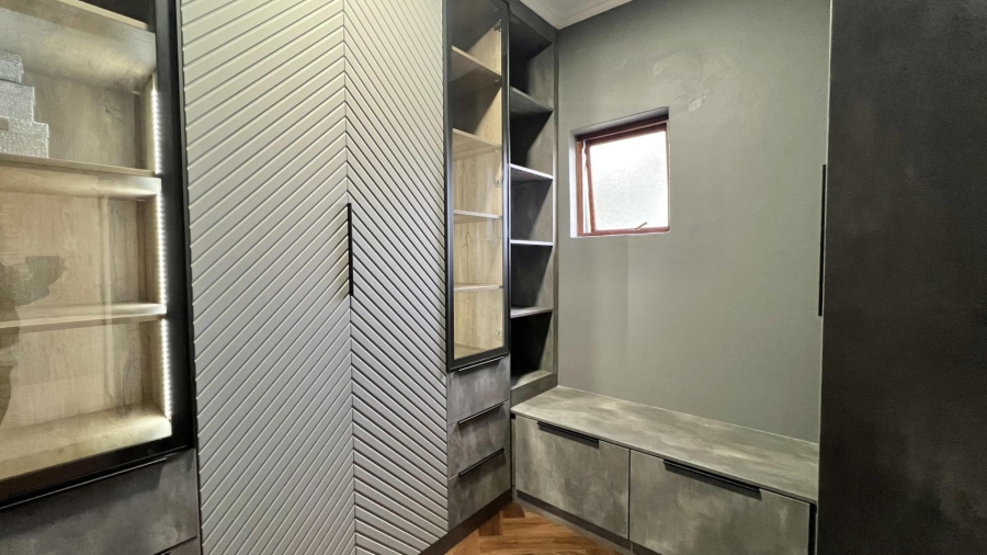To Let 5 Bedroom Property for Rent in Midlands Estate Gauteng