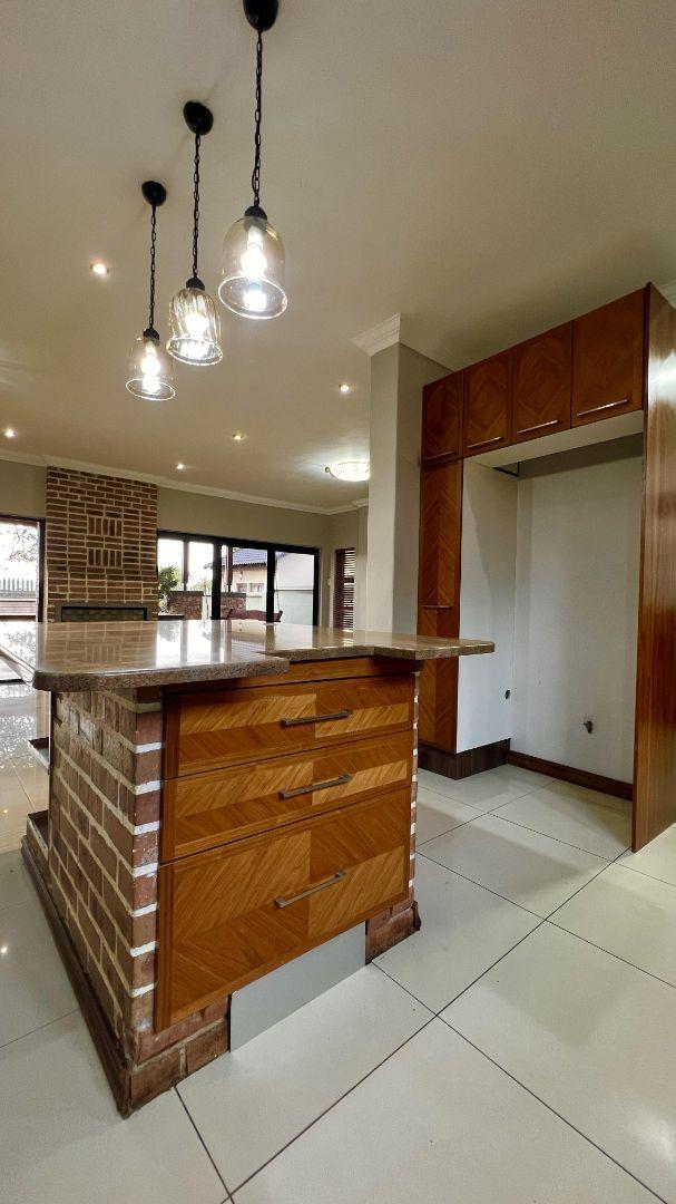 To Let 5 Bedroom Property for Rent in Midlands Estate Gauteng