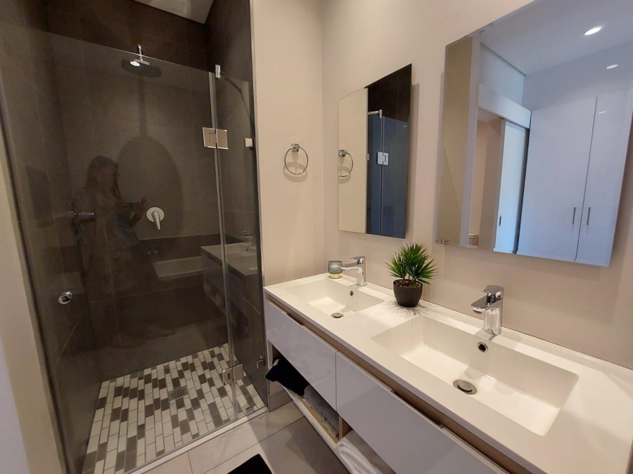 To Let 2 Bedroom Property for Rent in Glenadrienne Gauteng