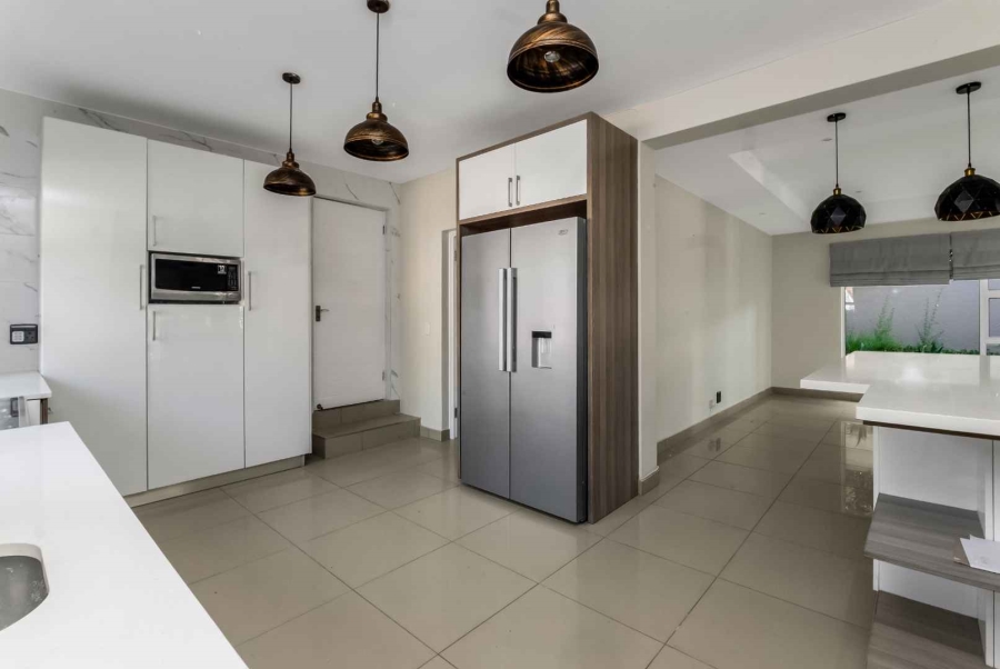 To Let 5 Bedroom Property for Rent in Dainfern Golf Estate Gauteng