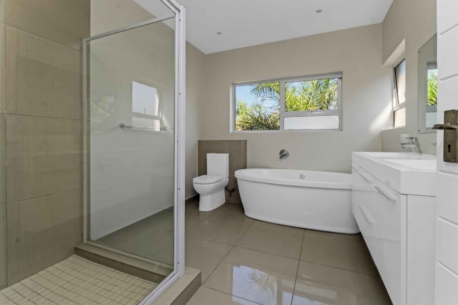To Let 5 Bedroom Property for Rent in Dainfern Golf Estate Gauteng