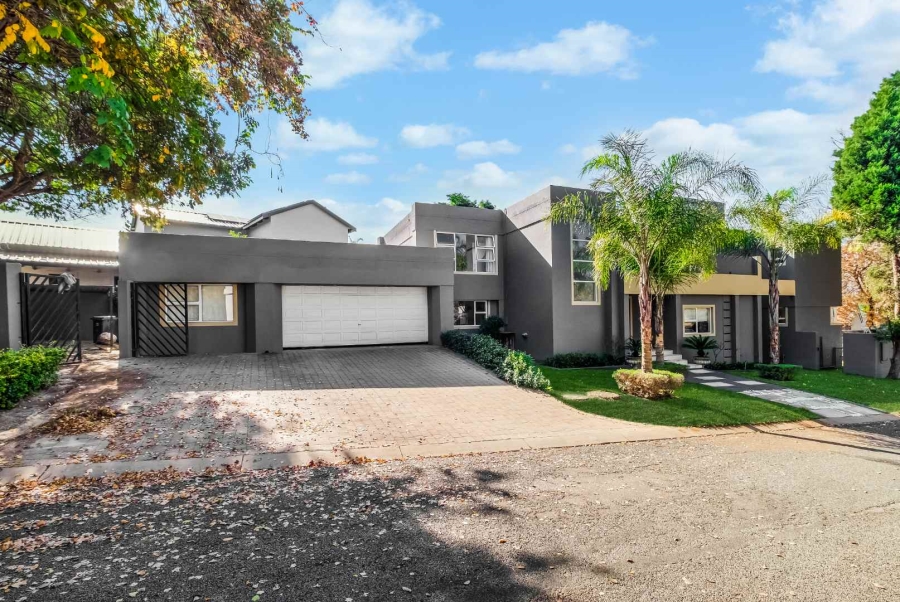 To Let 5 Bedroom Property for Rent in Dainfern Golf Estate Gauteng