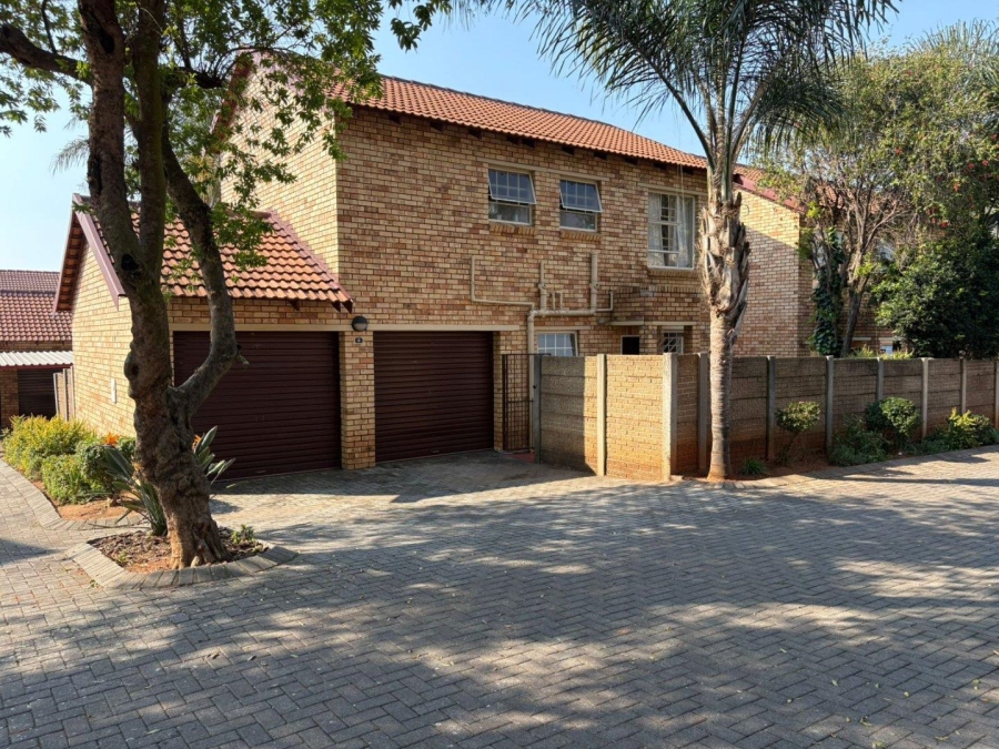 3 Bedroom Property for Sale in Allens Nek Gauteng