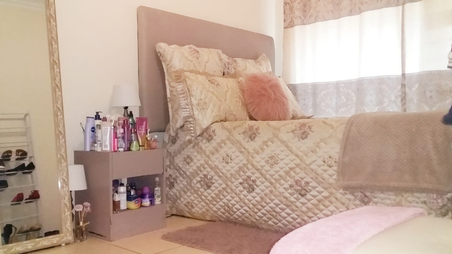 2 Bedroom Property for Sale in Windsor Gauteng