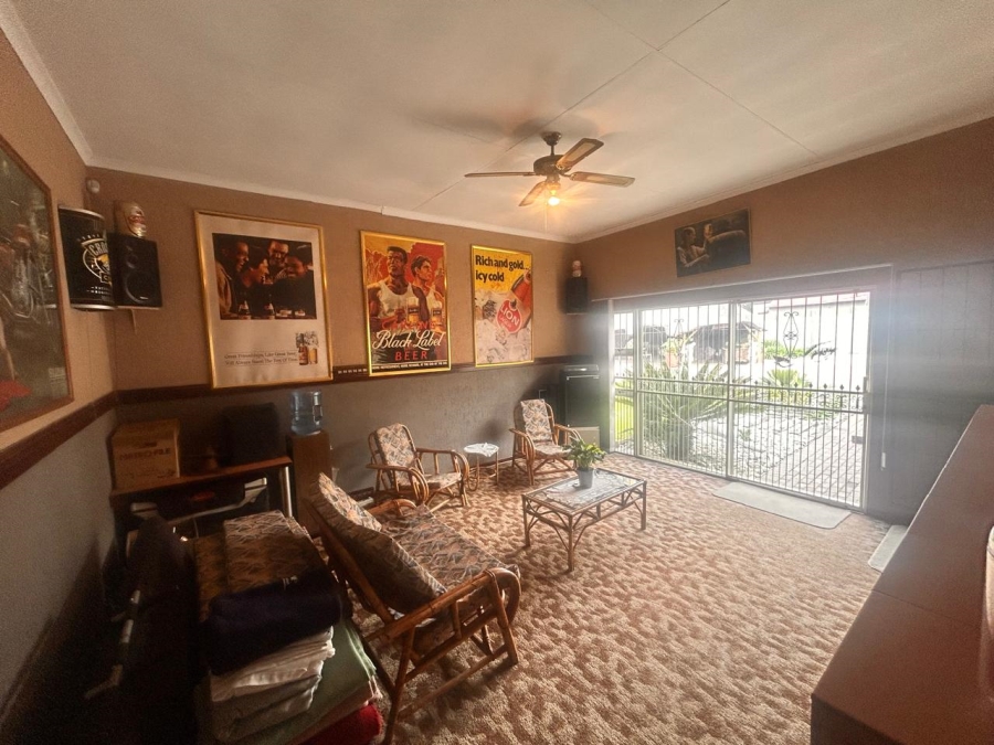 4 Bedroom Property for Sale in Brackenhurst Gauteng