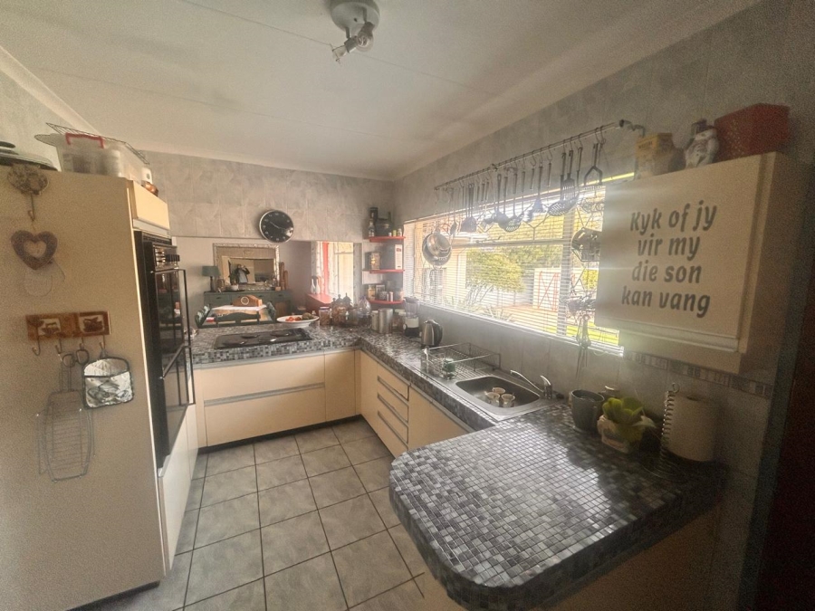 4 Bedroom Property for Sale in Brackenhurst Gauteng
