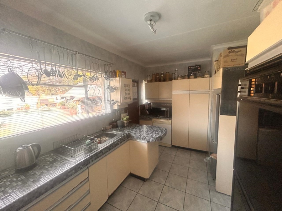 4 Bedroom Property for Sale in Brackenhurst Gauteng