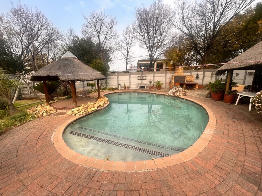 4 Bedroom Property for Sale in Brackenhurst Gauteng