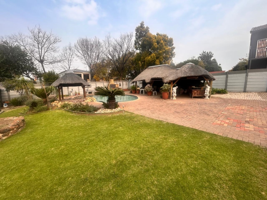 4 Bedroom Property for Sale in Brackenhurst Gauteng