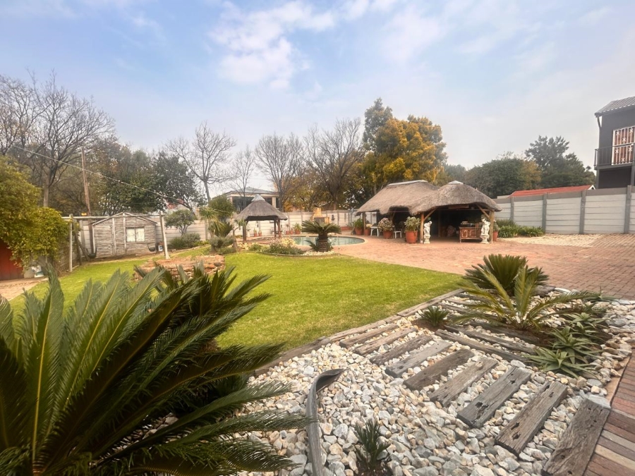 4 Bedroom Property for Sale in Brackenhurst Gauteng