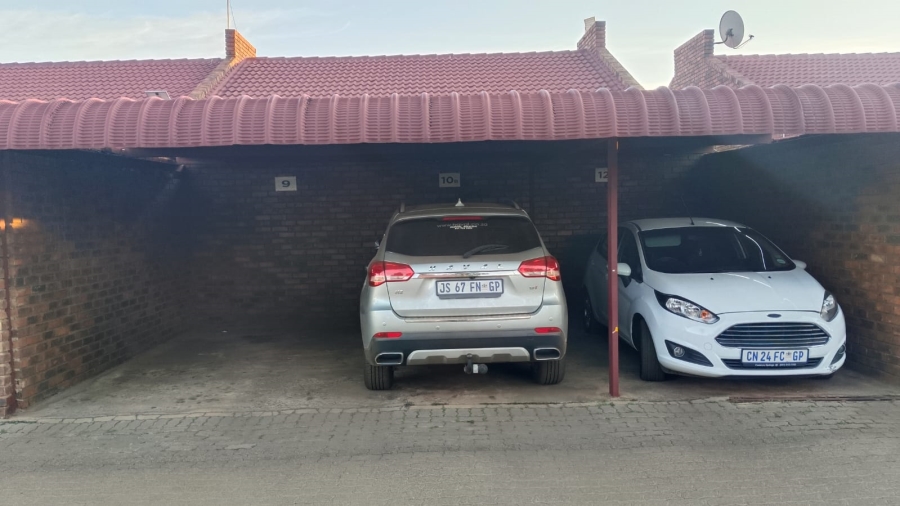 2 Bedroom Property for Sale in Mayberry Park Gauteng