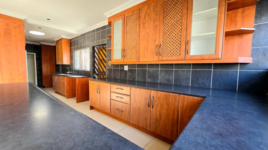 4 Bedroom Property for Sale in Garsfontein Gauteng