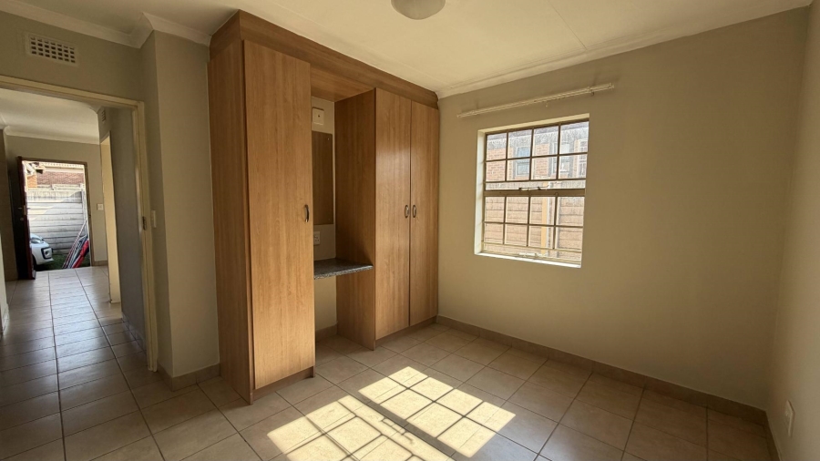 3 Bedroom Property for Sale in Rua Vista Gauteng