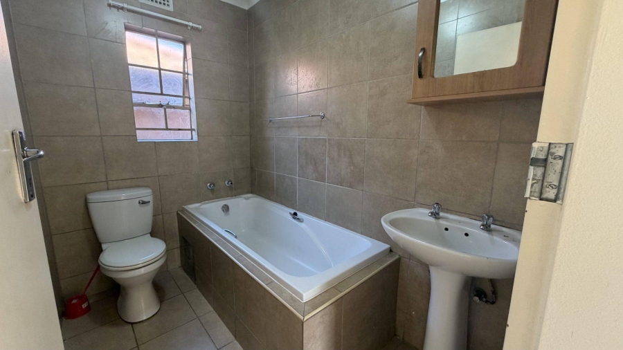 3 Bedroom Property for Sale in Rua Vista Gauteng