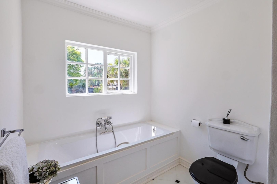 To Let 5 Bedroom Property for Rent in Silver Lakes Gauteng