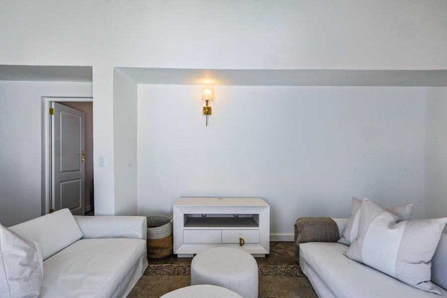 To Let 5 Bedroom Property for Rent in Silver Lakes Gauteng