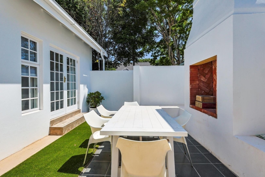 To Let 5 Bedroom Property for Rent in Silver Lakes Gauteng