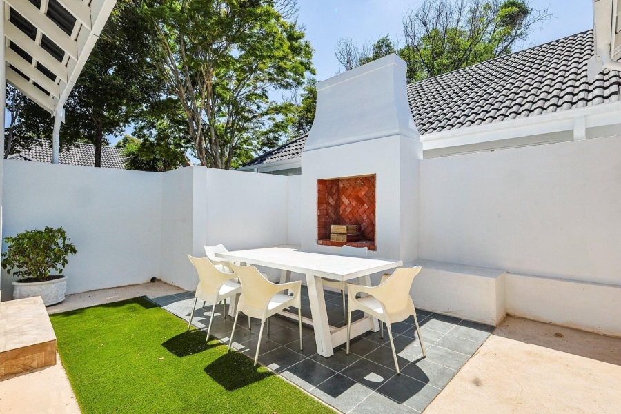 To Let 5 Bedroom Property for Rent in Silver Lakes Gauteng