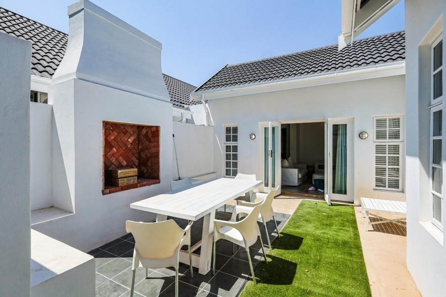 To Let 5 Bedroom Property for Rent in Silver Lakes Gauteng