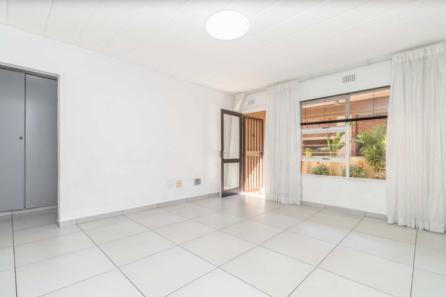 To Let 2 Bedroom Property for Rent in Paulshof Gauteng