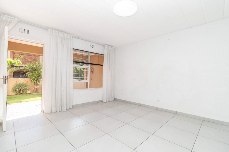 To Let 2 Bedroom Property for Rent in Paulshof Gauteng