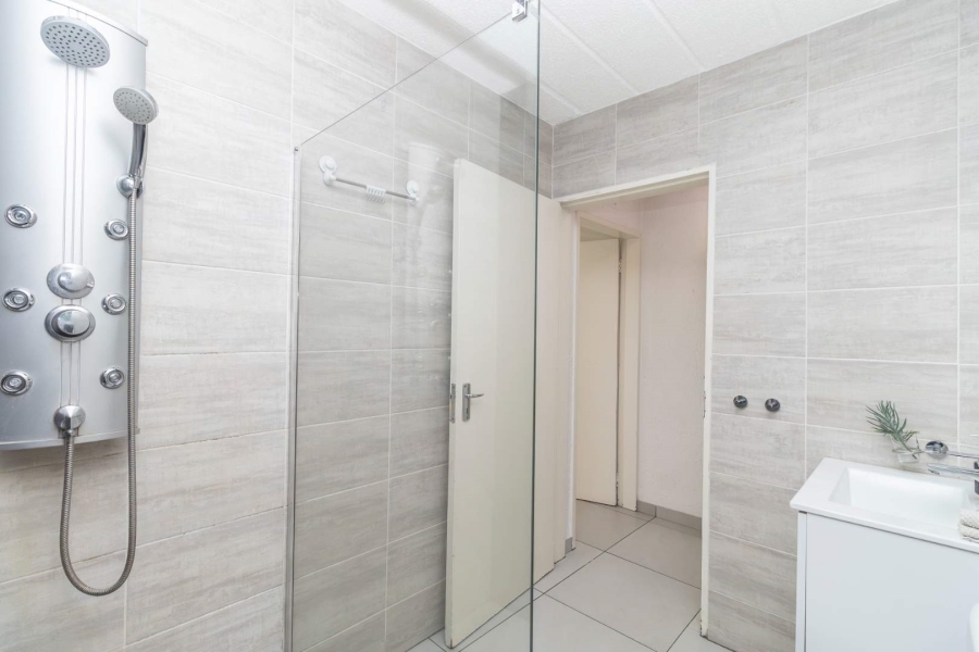 To Let 2 Bedroom Property for Rent in Paulshof Gauteng