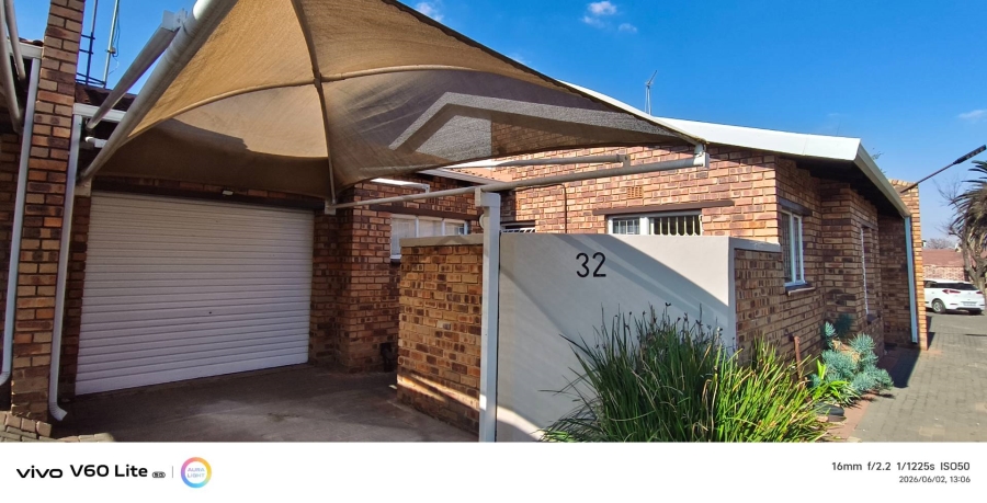 3 Bedroom Property for Sale in Brackenhurst Gauteng