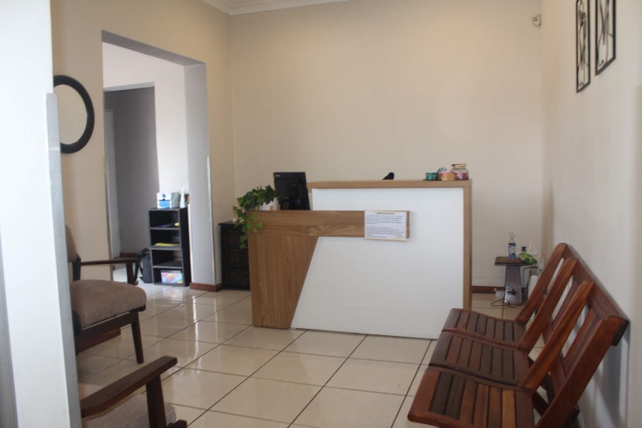 To Let Commercial Property for Rent in Queenswood Gauteng
