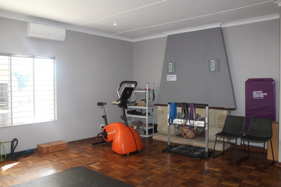 To Let Commercial Property for Rent in Queenswood Gauteng