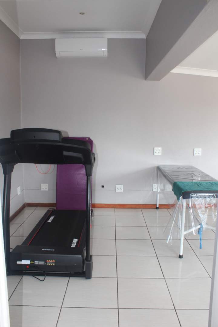 To Let Commercial Property for Rent in Queenswood Gauteng