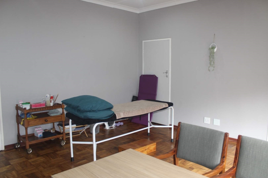 To Let Commercial Property for Rent in Queenswood Gauteng