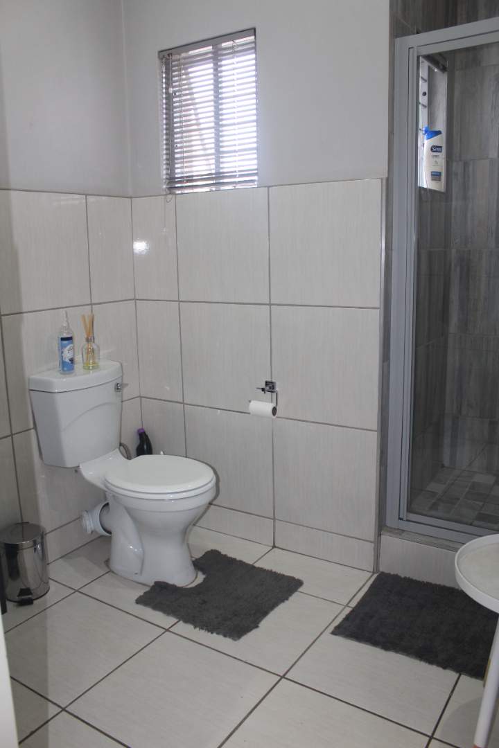 To Let Commercial Property for Rent in Queenswood Gauteng