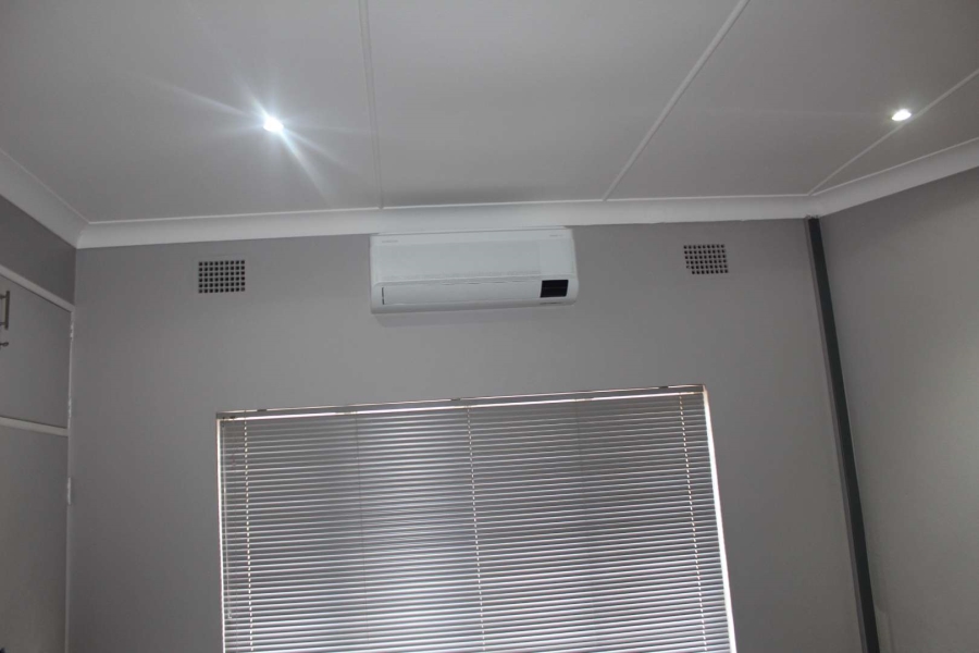 To Let Commercial Property for Rent in Queenswood Gauteng