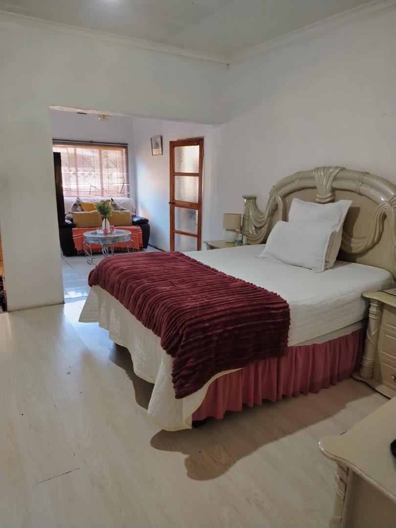 4 Bedroom Property for Sale in Geduld Gauteng
